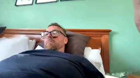 Sharksboy online show from 04-21-26, 02:12