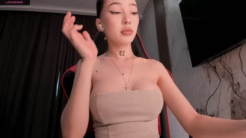 Snapshot of sharlin_13 chatting on 12-09-24, 11:04 Sharlin online show from 12-09-24, 11:04