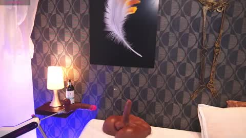 Snapshot of sharomross chatting on 10-30-25, 07:47 Sharom online show from 10-30-25, 07:47