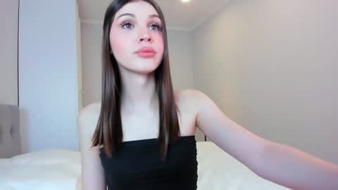 Snapshot of sharonforever chatting on 12-29-24, 10:45 Sharon online show from 12-29-24, 10:45