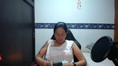 Snapshot of sharoon__cherry_ chatting on 09-10-25, 09:53 sharon online show from 09-10-25, 09:53