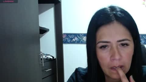 Snapshot of sharoon__cherry_ chatting on 09-16-25, 10:49 sharon online show from 09-16-25, 10:49