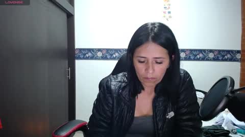 Snapshot of sharoon__cherry_ chatting on 09-19-25, 02:13 sharon online show from 09-19-25, 02:13