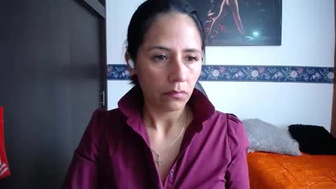 Snapshot of sharoon__cherry_ chatting on 10-04-25, 03:43 sharon online show from 10-04-25, 03:43