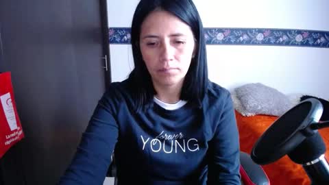 Snapshot of sharoon__cherry_ chatting on 10-08-25, 11:52 sharon online show from 10-08-25, 11:52