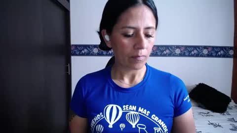 Snapshot of sharoon__cherry_ chatting on 10-18-25, 03:46 sharon online show from 10-18-25, 03:46