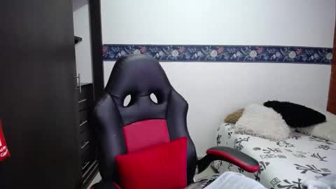 Snapshot of sharoon__cherry_ chatting on 10-23-25, 11:53 sharon online show from 10-23-25, 11:53