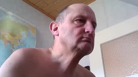 Snapshot of sharpshoder chatting on 02-22-25, 10:51 Peter online show from 02-22-25, 10:51