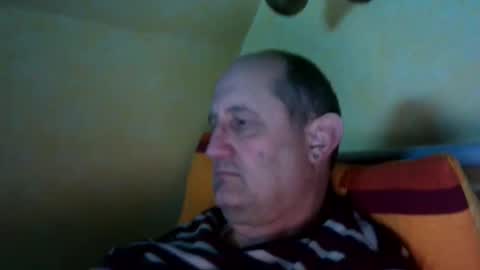 Snapshot of sharpshoder chatting on 03-07-25, 09:48 Peter online show from 03-07-25, 09:48