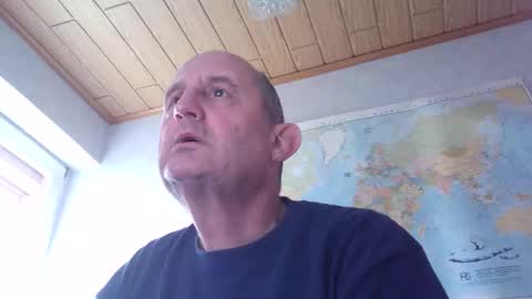 Snapshot of sharpshoder chatting on 09-25-25, 11:25 Peter online show from 09-25-25, 11:25