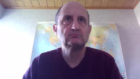 Snapshot of sharpshoder chatting on 10-18-25, 10:38 Peter online show from 10-18-25, 10:38