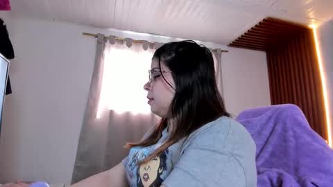 SASHA BLOOM online show from 09-15-25, 07:47