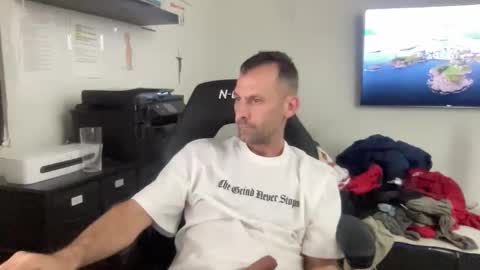 shaunzee35 online show from 04-28-26, 08:19