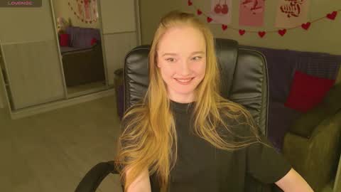 Shawty Mia online show from 12-16-25, 02:22