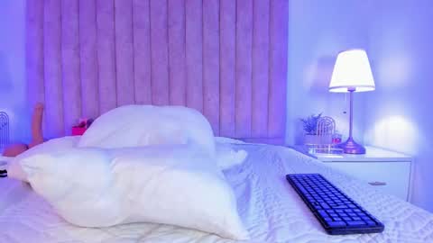 Shayla Davis  online 240 pm - 1000 pm online show from 03-01-25, 01:00