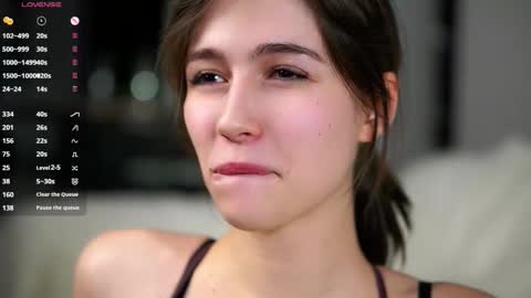 Tessa online show from 10-21-25, 03:13