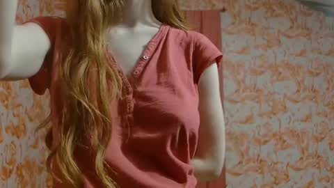 Erika online show from 09-26-25, 05:11