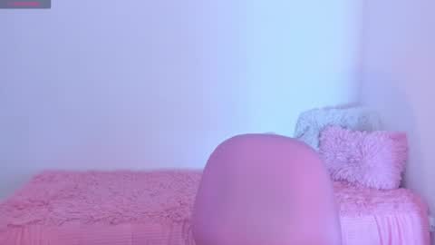 Snapshot of shelly_rohades chatting on 07-05-26, 08:32 online show from 07-05-26, 08:32