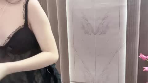 Snapshot of shellysan chatting on 10-29-25, 03:20 Shelly online show from 10-29-25, 03:20