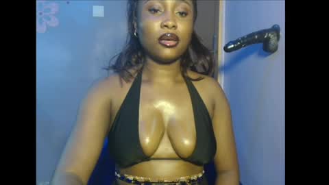 Snapshot of shena_xnomy chatting on 07-07-26, 07:23 Favour online show from 07-07-26, 07:23