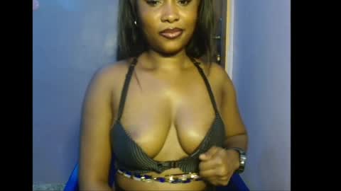 Snapshot of shena_xnomy chatting on 07-08-26, 07:35 Favour online show from 07-08-26, 07:35