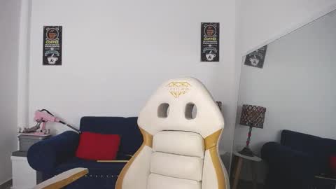 Snapshot of shenahot_ chatting on 11-29-25, 09:23 Shena online show from 11-29-25, 09:23