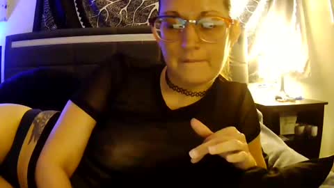 Snapshot of sheridenault chatting on 10-15-25, 03:39 Harley Townsend online show from 10-15-25, 03:39