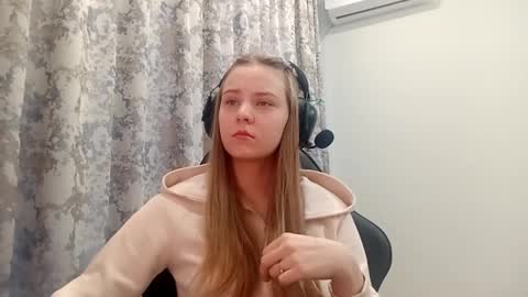 Snapshot of sherrylkeep chatting on 11-28-25, 06:49 Lisa online show from 11-28-25, 06:49