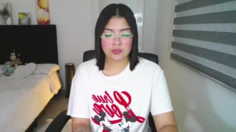 Snapshot of sheryl_stone2 chatting on 02-11-25, 02:14 Sheryl Stone2 online show from 02-11-25, 02:14