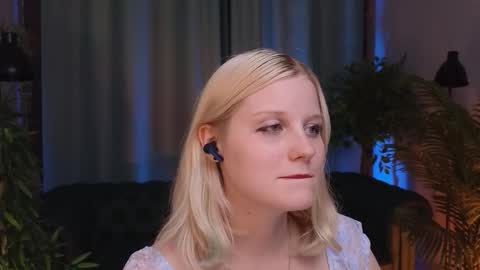 help me reach my first 25 thumbs up online show from 09-13-25, 03:12