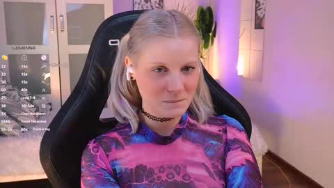 help me reach my first 25 thumbs up online show from 11-26-25, 09:38