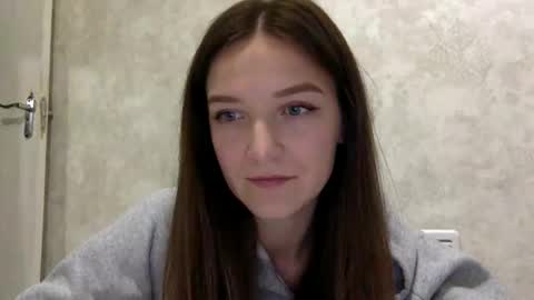 Snapshot of shining_pearl chatting on 10-13-25, 06:41 Jesica online show from 10-13-25, 06:41