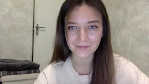 Snapshot of shining_pearl chatting on 11-05-25, 08:42 Jesica online show from 11-05-25, 08:42