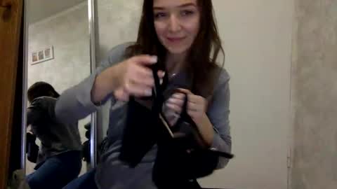 Snapshot of shining_pearl chatting on 11-14-25, 09:57 Jesica online show from 11-14-25, 09:57