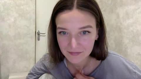 Snapshot of shining_pearl chatting on 11-20-25, 08:08 Jesica online show from 11-20-25, 08:08