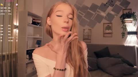 Stella  online show from 02-21-26, 07:31