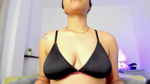 shizuka 11  online show from 10-17-25, 11:13