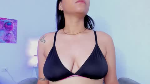 shizuka 11  online show from 10-23-25, 10:58