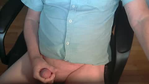 Snapshot of shlup chatting on 11-19-25, 01:11 shlup online show from 11-19-25, 01:11