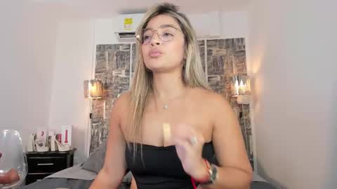 SHOFIA online show from 09-17-25, 05:14