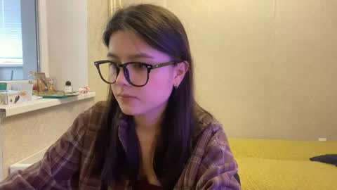 Marie online show from 05-27-26, 01:19