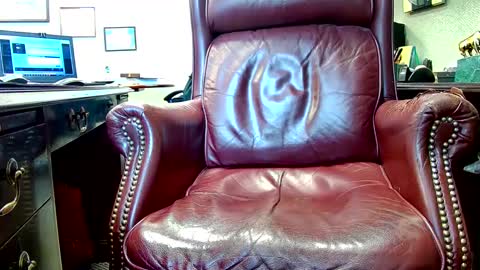 Snapshot of shootme69 chatting on 02-25-25, 04:21 nikolas send dm for an appointment online show from 02-25-25, 04:21