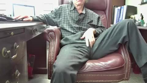 Snapshot of shootme69 chatting on 10-29-25, 04:20 nikolas send dm for an appointment online show from 10-29-25, 04:20