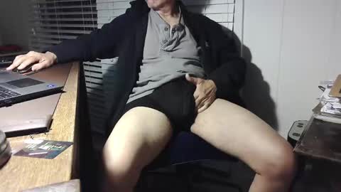 Snapshot of shootme69 chatting on 11-03-25, 01:29 nikolas send dm for an appointment online show from 11-03-25, 01:29