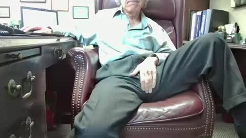 Snapshot of shootme69 chatting on 11-03-25, 05:03 nikolas send dm for an appointment online show from 11-03-25, 05:03