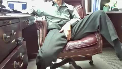 Snapshot of shootme69 chatting on 11-20-25, 02:39 nikolas send dm for an appointment online show from 11-20-25, 02:39