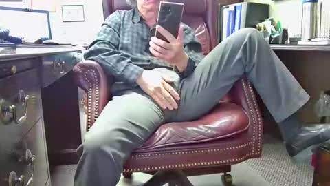 Snapshot of shootme69 chatting on 02-04-26, 05:30 nikolas send dm for an appointment online show from 02-04-26, 05:30