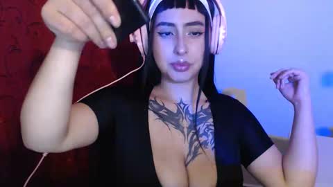 Shopie Hank  online show from 12-15-25, 04:39