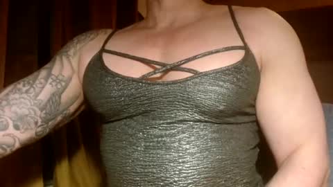 Snapshot of show_on_for_you chatting on 11-02-25, 10:45 show_on_for_you online show from 11-02-25, 10:45