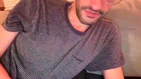 Snapshot of showoffnyc chatting on 10-05-25, 06:01 showoffnyc online show from 10-05-25, 06:01